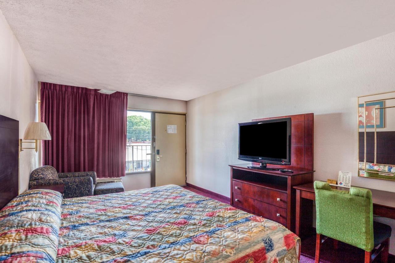 Oyo Hotel Decatur I-20 East & Wesley Club Dr Экстерьер фото