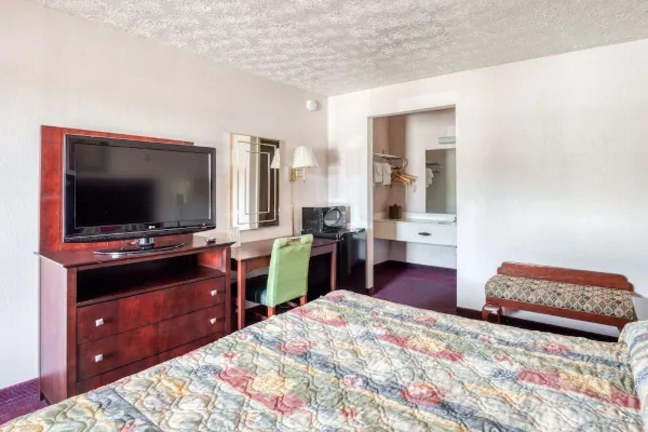 Oyo Hotel Decatur I-20 East & Wesley Club Dr Экстерьер фото