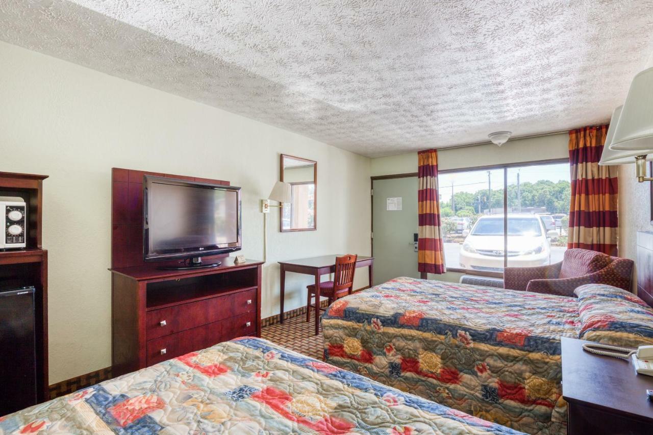 Oyo Hotel Decatur I-20 East & Wesley Club Dr Экстерьер фото